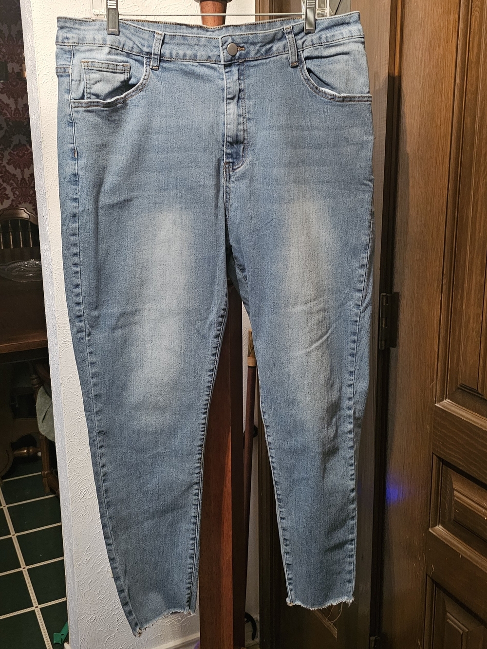 SHEIN JEANS.